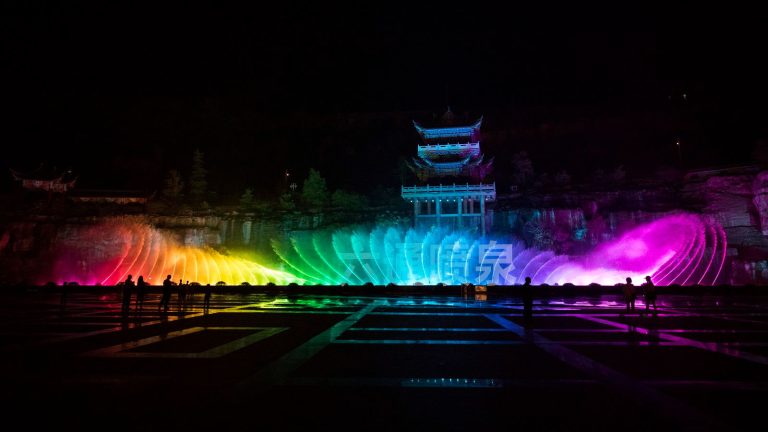 Light and Water Dance Show at the Fuping Zhonghua Jun Scenic Area